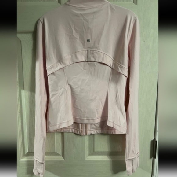 Lululemon Strawberry Milkshake Define Jacket Size 6. In good condition. - Picture 3 of 6